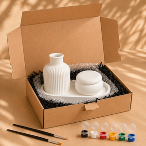 Lieferumfang des Deko-Sets zum Bemalen mit Vase, Dose, Tablett, Farben und Pinseln