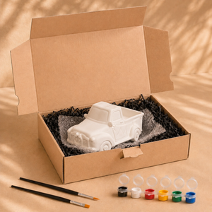 Lieferumfang des Autos zum Bemalen mit Farben, Pinseln und Verpackung
