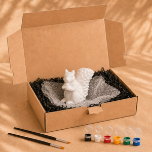 Lieferumfang des Eichhörnchens zum Bemalen mit Farben, Pinseln und Verpackung