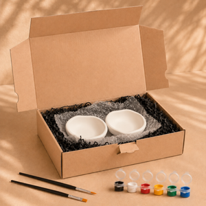 Lieferumfang des Schalen-Sets zum Bemalen mit Farben, Pinseln und Verpackung